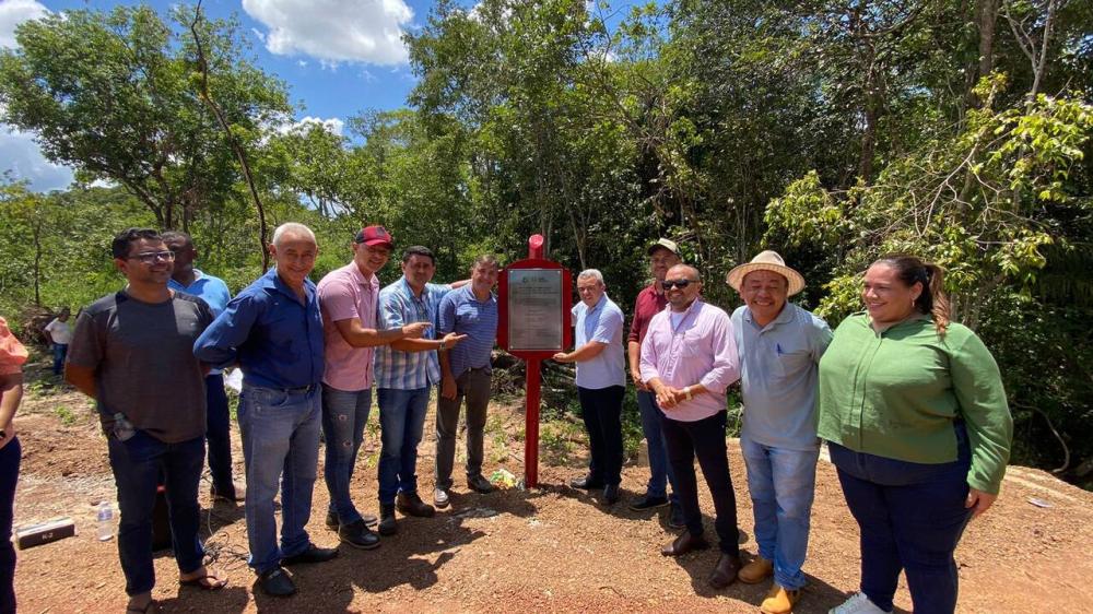 A construção contou com a colaboração do deputado federal Vicentinho Júnior, responsável pela liberação do recurso; O vereador Pim Júnior desempenhou um papel fundamental ao articular a emenda junto ao deputado