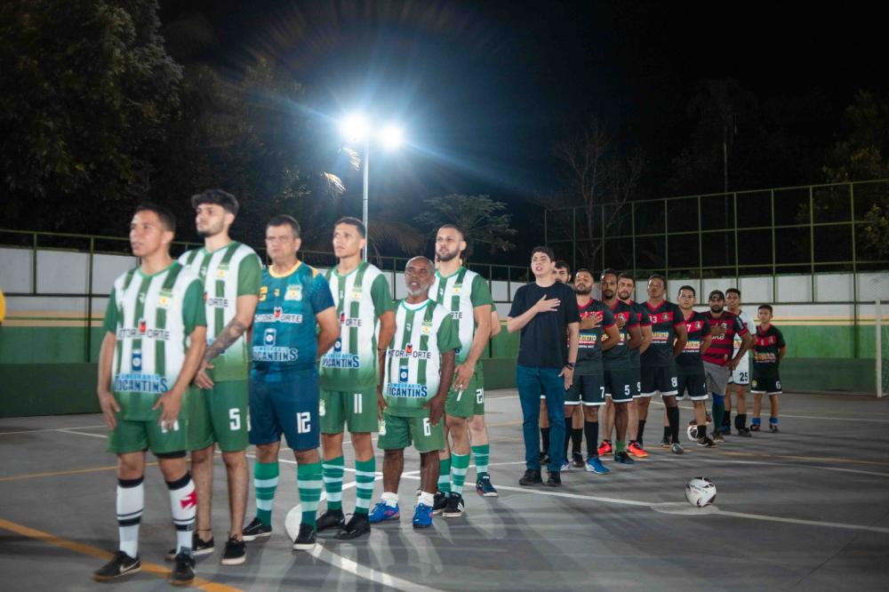 Quadra da Escola Municipal Santa Rosa recebe iluminação