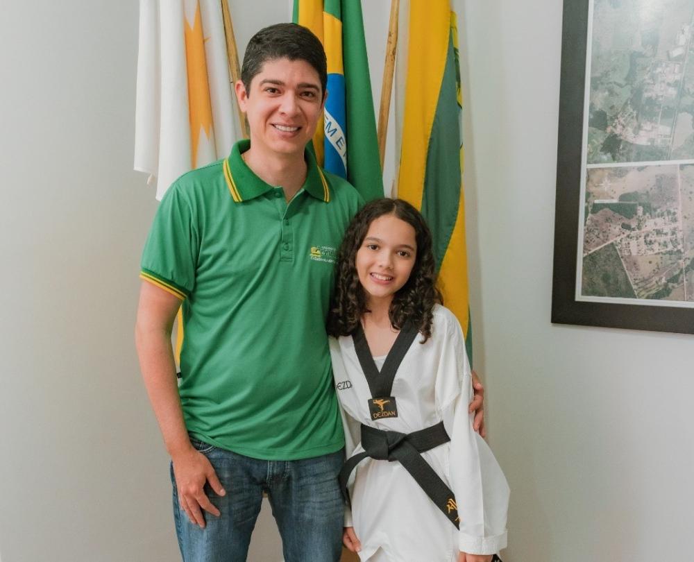 Prefeito Celso Morais parabeniza atleta mirim Isabela Godinho 